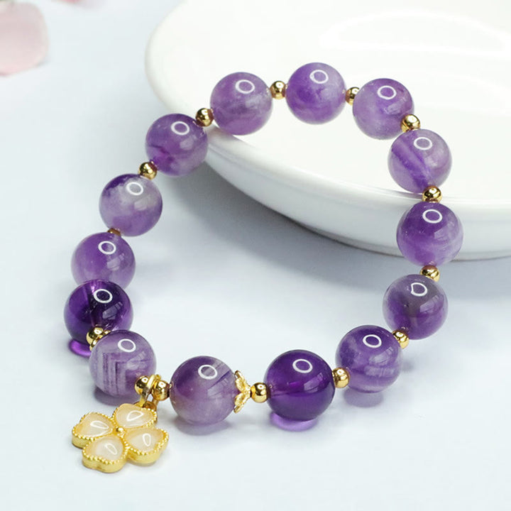 Buddha Stones Natürlicher Amethyst-Kristall, innerer Frieden, vierblättriges Kleeblatt-Charm-Armband