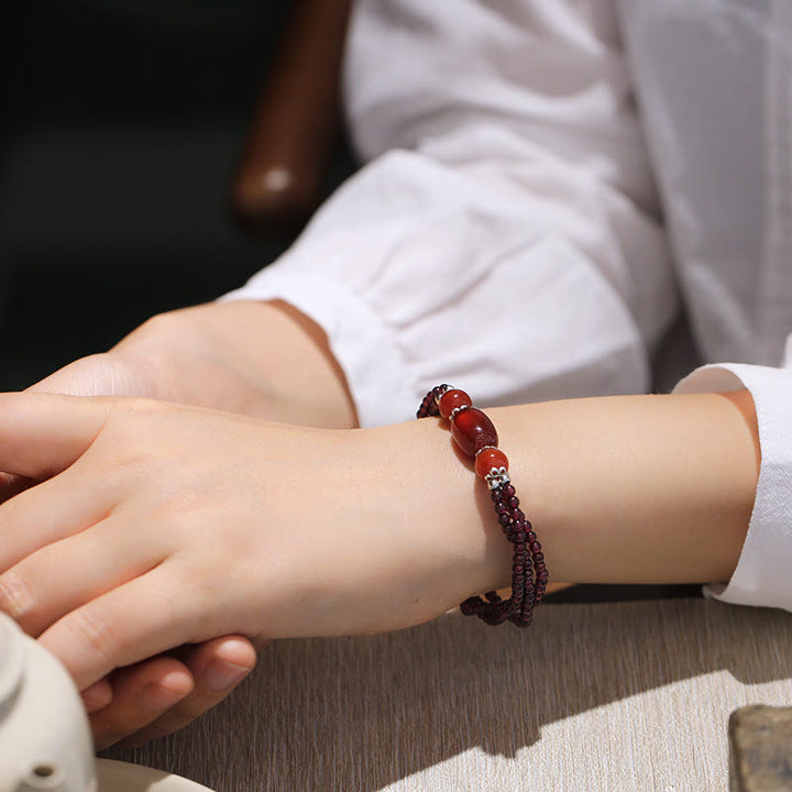 Buddha Stones Natürliches Granat-Rot-Achat-Schutz-Dreischicht-Armband