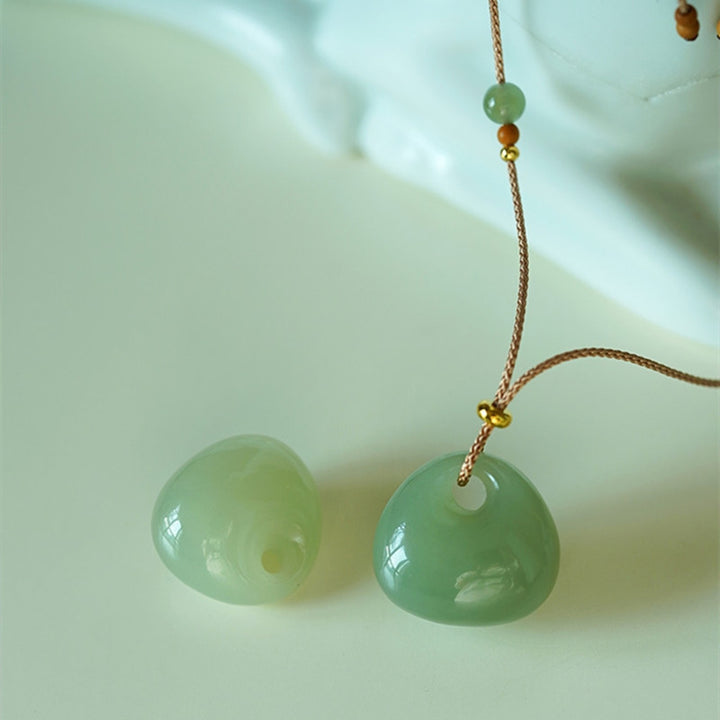 Buddha Stones, natürlicher Jade-Halsketten-Anhänger, Glück, Wohlstand (zufällige Farbe)