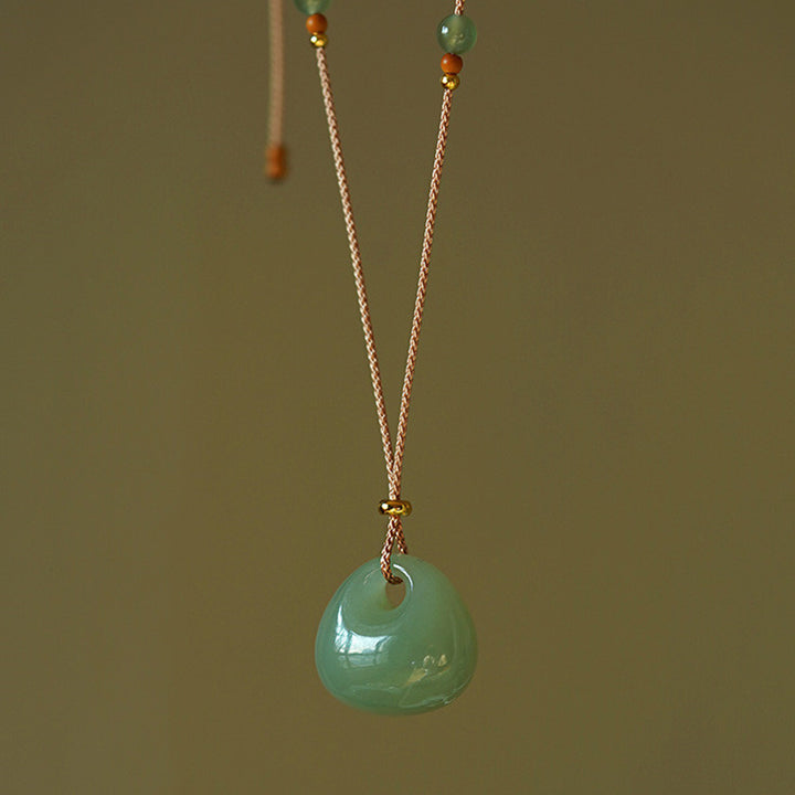 Buddha Stones, natürlicher Jade-Halsketten-Anhänger, Glück, Wohlstand (zufällige Farbe)