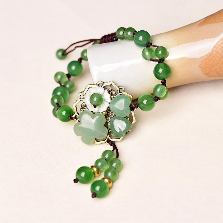 Buddha Stones natürliches grünes Jade-Glücks-Armband mit baumelnder Blume