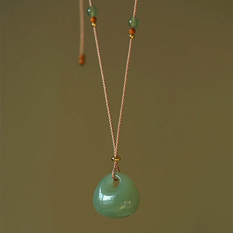 Buddha Stones, natürlicher Jade-Halsketten-Anhänger, Glück, Wohlstand (zufällige Farbe)