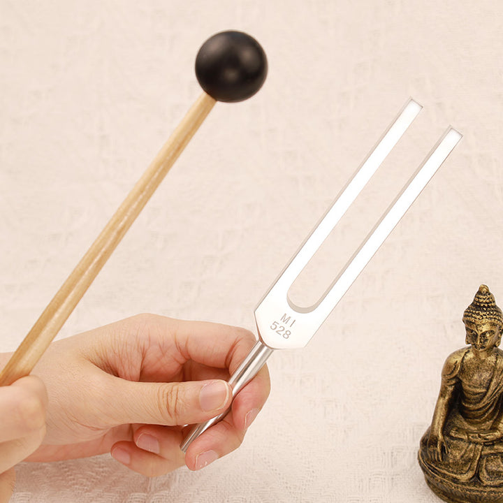 Buddha Stones-Stimmgabel, 528 Hz, Aluminiumlegierung, für Chakra- und Klangtherapie-Ornament-Dekoration mit einem Hammer