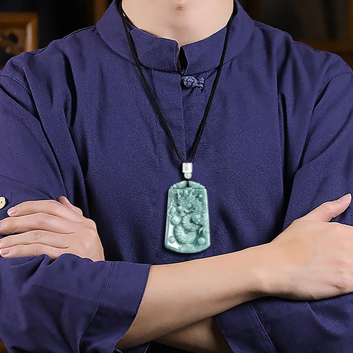 Buddha Stones, Jahr des Drachen, chinesisches Sternzeichen, Drache reist um die Welt, Jade-Stärke-Halsketten-Anhänger