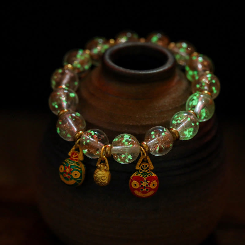 Buddha Stones Gold Schlucktier Familie Charm Leuchtendes fluoreszierendes Liuli-Glasperlen-Erfolgsarmband