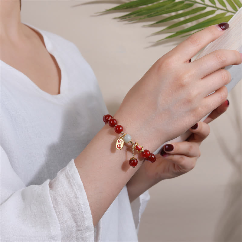 Natürliches rotes Achat-Jade-Charme-Armband mit Glückssegen-Zuversicht