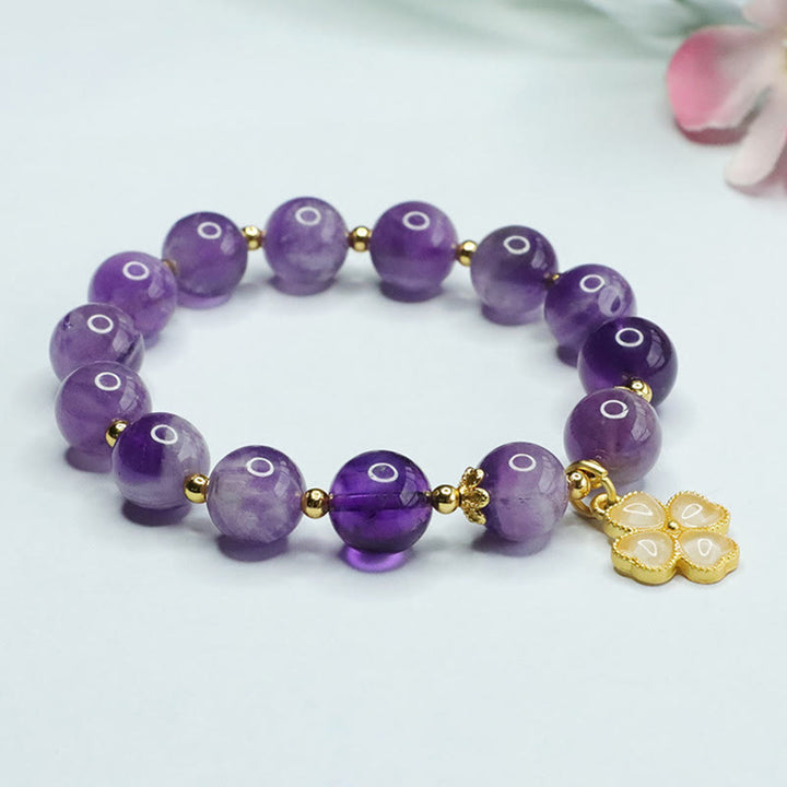 Buddha Stones Natürlicher Amethyst-Kristall, innerer Frieden, vierblättriges Kleeblatt-Charm-Armband