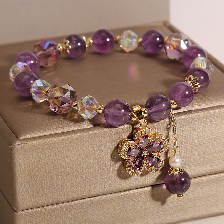 Natürliches Amethyst-Perlen-Blumen-Charm-Armband mit positiver Transformation