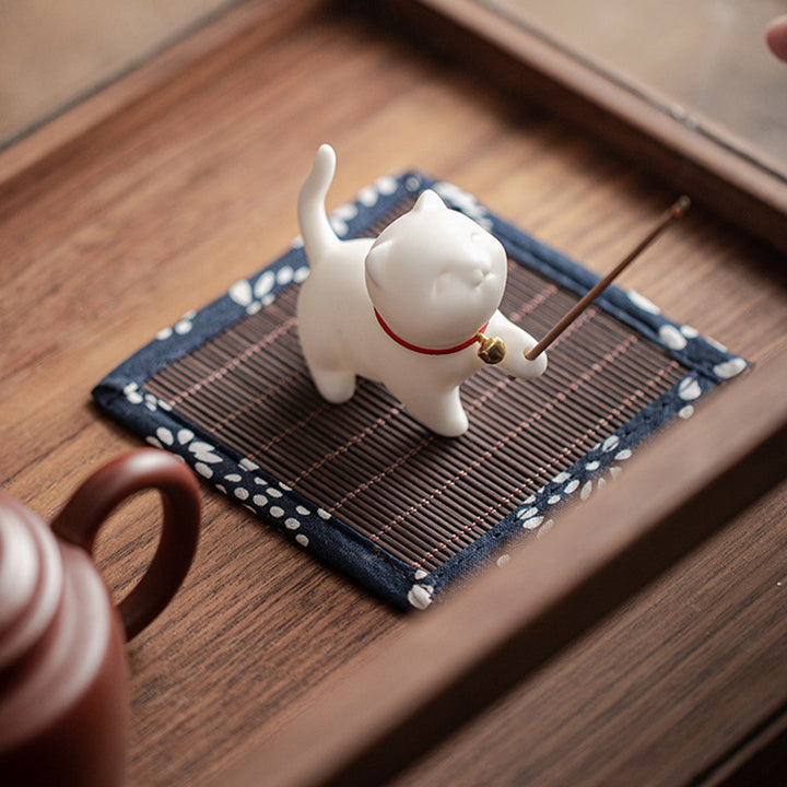 Buddha Stones, Mini-Glückskatze, Kätzchen, Teehaustier, Keramik, Schreibtisch-Figur, Dekoration mit Bambusmatte