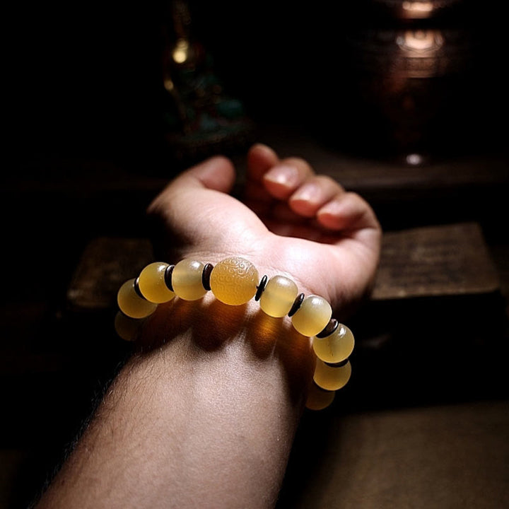 Buddha Stones Handgefertigtes tibetisches Schafhorn-Armband Om Mani Padme Hum Glücksverheißung