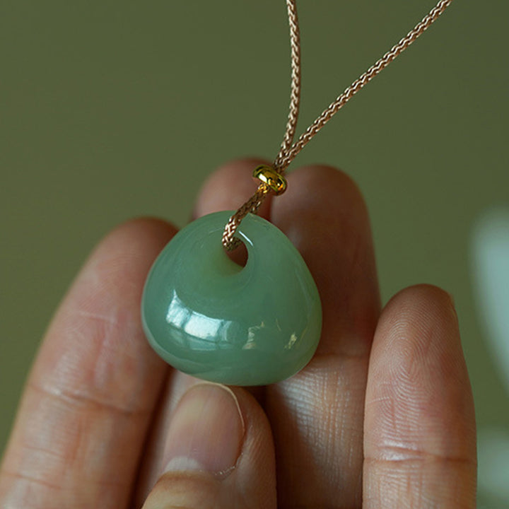 Buddha Stones, natürlicher Jade-Halsketten-Anhänger, Glück, Wohlstand (zufällige Farbe)