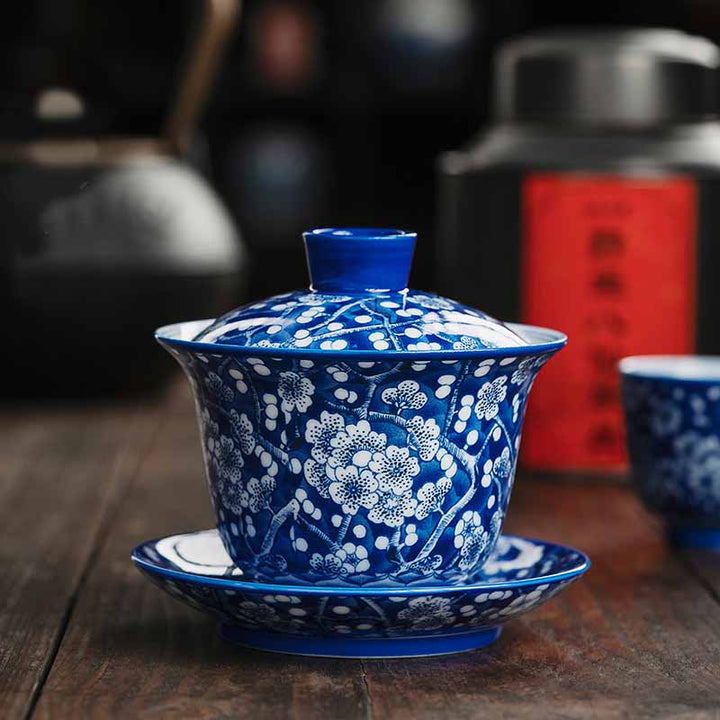 Buddha Stones, Pflaumenblüte, blaues und Weiß Porzellan, Keramik, Gaiwan Sancai Teetasse, Kung-Fu-Teetasse und Untertasse mit Deckel, 185 ml